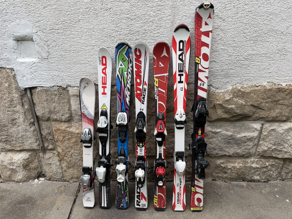 90 cm és 130 cm közötti gyerek carving sílécek eladóak 13.000-18.000Ft