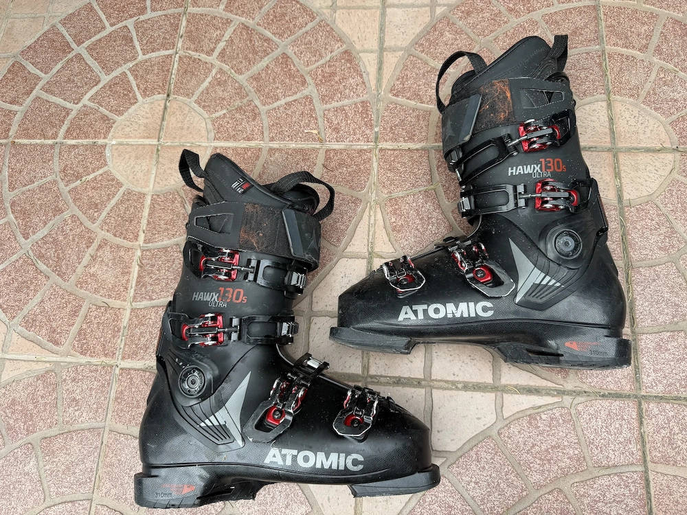 42 es Atomic Hawx Ultra 130 as sícipő 42 es Atomic Hawx Ultra 130 síbakancs