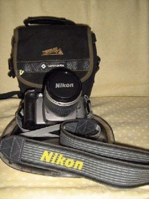 Nikon F55 típusú analóg fényképezőgép