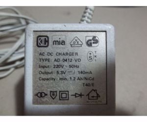 Mia 220 V / 5,3 V 140 ma adapter, dugasztöltő transzformátor eladó - kép 2