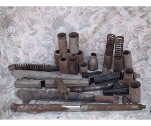 Danúvia karbulátor danúvia ülés tank lámpa fék oldaldeknik kormány rugók csak egyben eladók.    - kép 5