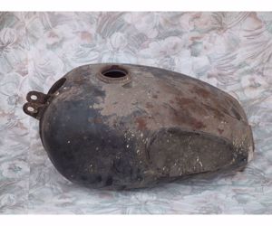 Danúvia karbulátor danúvia ülés tank lámpa fék oldaldeknik kormány rugók csak egyben eladók.    - kép 3