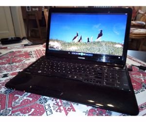 Laptop Toshiba 8 Gb ram ! i5 proci ! 640 Gb vinyó ! hdmi ! Webkamera !