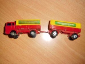 Mercedes trailer Matchbox eladó: "ponyvás" teherautó utánfutóval együtt! - kép 3