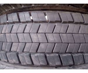  235/75 R17.5 használt húzó teherautógumik  235/75R17,5 235 75 17.5 - kép 3