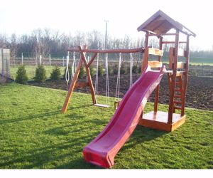 Akác fából készült játszóvár hintás csúszdás homokozós - kép 5