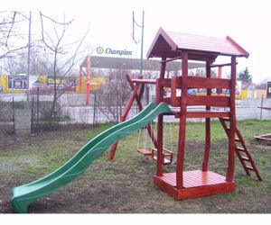 Akác fából készült játszóvár hintás csúszdás homokozós - kép 6