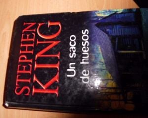 Stephen King: Un saco de huesos - könyv eladó!