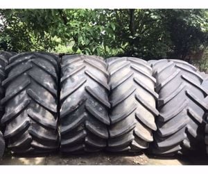 4 db 800\65R32  Michelin Megaxbib 90%