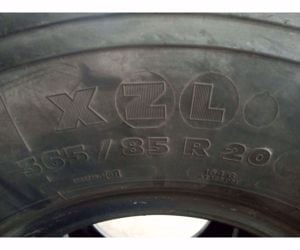  365 85 R20 használt Michelin xzl  365 85 r20 365 85r20 365 85r20 365 85 r20 - kép 6