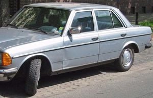 W123 Mercedes bontott alkatrészek eladók. - kép 1