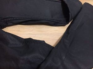 Új fekete vegán bőr hatású csinos nadrág - kép 2