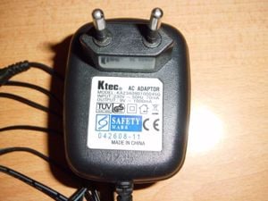 Adapter eladó! 9 Volt - 1000 mA (1 Amper!)