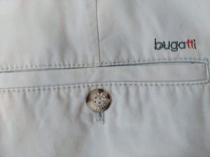 Eladó egy Bugatti beige short 34-es méretben.