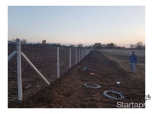 Vadháló drótháló drótfonat drótkerítés kerítésdrót betonoszlop táblás kerítés építés szögesdrót - kép 12