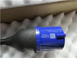 Tesla UMC2 töltőhöz való kék adapter 16A Blauer Adapter - 16A 22.000Ft - kép 3