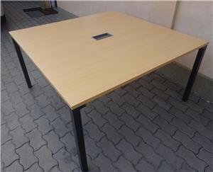 Steelcase tárgyalóasztal 140x140 cm, Steelcase asztal használt irodabútor - kép 3