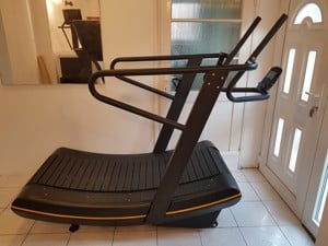 ÚJ! Ívelt futófelületű air runner, motor nélküli, curve futópad, futógép!