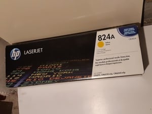 HP 824A toner eredeti original yello CB382A - kép 3