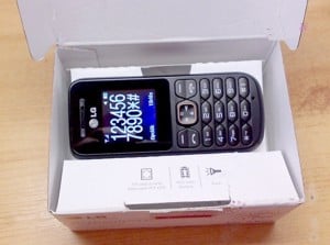 LG A100 Telekom Mobiltelefon Black Edition, új állapot, eredeti dobozában - kép 3