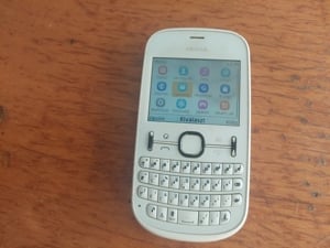 Nokia 201 telefon - kép 2