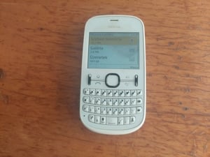 Nokia 201 telefon - kép 3