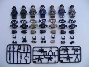 Lego SWAT Speciális kommandós figurák Spec-Ops katona 7db Brickarms fegyver ÚJ - kép 3