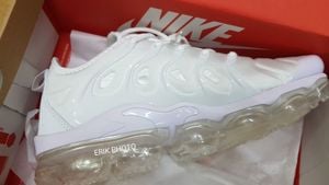 Nike Air Vapormax plus férfi cipők(36-46) - kép 5