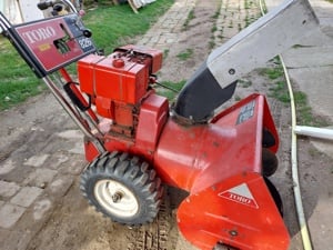 Toro 826 hómaró 8 hp 4 ütemű motorral 3 sebesség előre 1 hátra a képek szerinti nagyon  jó állapotba