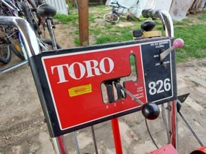 Toro 826 hómaró 8 hp 4 ütemű motorral 3 sebesség előre 1 hátra a képek szerinti nagyon  jó állapotba - kép 3