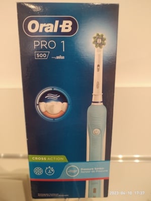 Braun ORAL-B Pro1 500 világoskék akkus elektromos fogkefe, új, bontatlan 3 év garanciával eladó