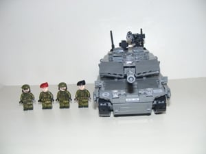 Lego Swat Modern Hadviselés Német Leopard 2A71 tank 900db + 4 katona ÚJ - kép 8