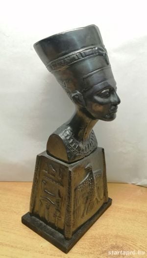 Nefertiti az egyiptomi Ehnaton fáraó felesége, hieroglifákkal díszítve - kép 2