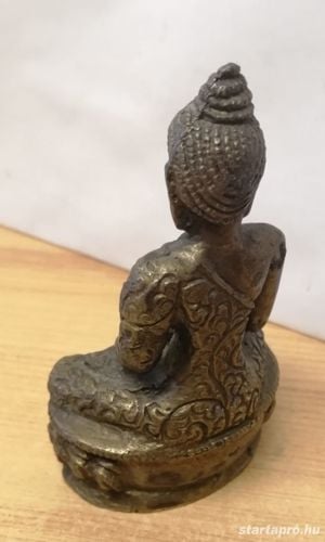 Meditáló Buddha kis méretű bronz szobor Indonéziából. 8,5cm. - kép 2