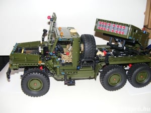 Lego SWAT Technic BM-21 Grad Katyusha Rakétaindító teherautó 2270db ÚJ - kép 9