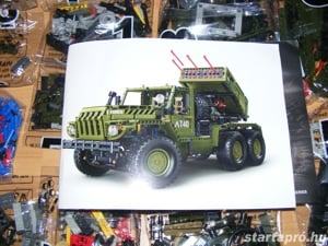 Lego SWAT Technic BM-21 Grad Katyusha Rakétaindító teherautó 2270db ÚJ - kép 12