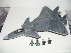 Lego SWAT Modern hadviselés J-20 Lopakodó harci vadászgép 780db ÚJ