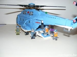 Lego SWAT Modern hadviselés Z-18 Harci csapatszállító Helikopter 910db ÚJ - kép 5