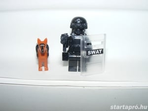 Lego Swat kommandós rendőr katona + őrkutya kutyás őr + Brickarms fegyver - kép 2