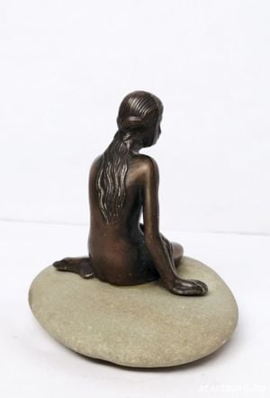 A kis hableány - Koppenhága - bronz figura lapos kavicson - bronz, kő - kép 3