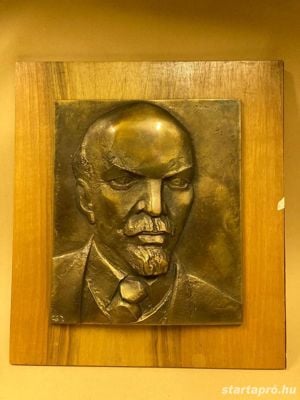 Csíkszentmihályi Róbert (1940-2021) Kossuth díjas szobrász - Lenin c. Képcsarnokos bronz relief  - kép 7