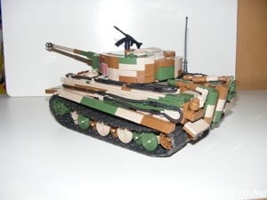 Lego 2. Világháborús német Tigris Tiger-I tank 17x34x16cm 2280db + 6 katona  ÚJ - kép 13