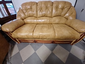 Börgarnitúra eladó.