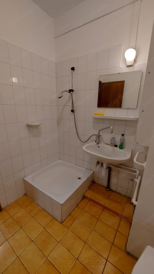 Utcai bejáratos, forgalmas helyen lévő üzlethelyiség eladó! - kép 8