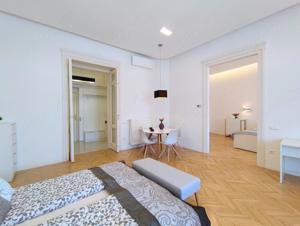 KIADÓ 66 nm-es luxuslakás hosszú távra Budapest patinás belvárosában, a Kecskeméti utcában! - kép 14