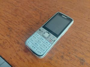 Nokia C5 telefon - kép 4