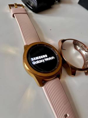 Samsung Galaxy Watch 42mm Rose Gold - kép 3