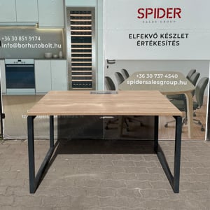 Steelcase íróasztal, tölgy színű, 130x80 cm - használt irodabútor - kép 2