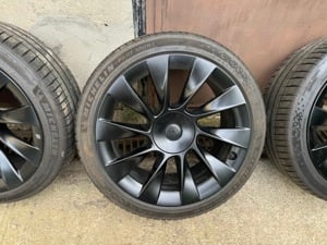 Tesla Model Y Performance 20" Induction nyári garnitúra eladó 255 40 R20 Michelin Pilos Sport EV - kép 9