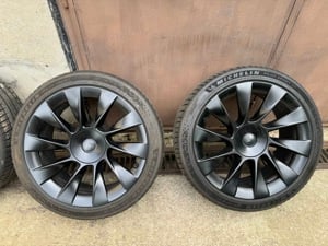 Tesla Model Y Performance 20" Induction nyári garnitúra eladó 255 40 R20 Michelin Pilos Sport EV - kép 5